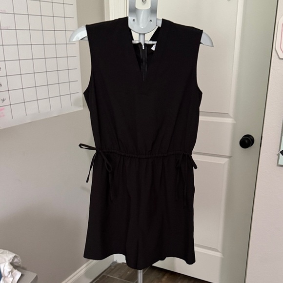 Calvin Klein Black Sleeveless Romper - Picture 1 of 9